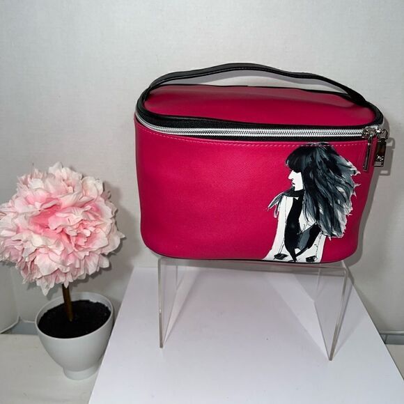 Bloomingdale's Handbags - NEW Izak Cosmetic Case
